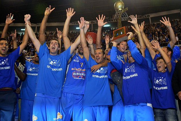 ACA ESTA EL CAMPEON. Malvín sumó un nuevo título para sus vitrinas.