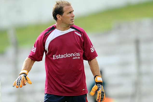 Martín Barlocco, golero de Atenas.