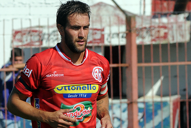 Ignacio Ithurralde será evaluado en la semana por fuerte dolor intercostal que le impidió jugar ante Atenas.