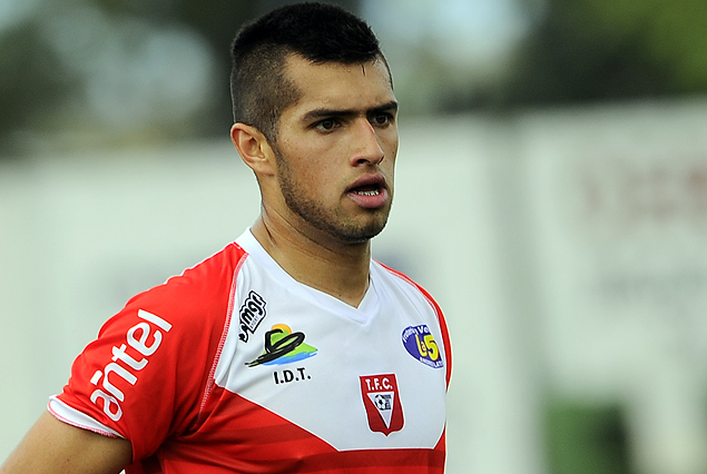 Cumplió con el partido de sanción por acumulación de amarillas, y Oscar Padula Castro vuelve al once del profesor Jorge Castelli.