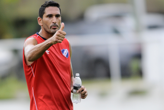Sebastián Taborda a la cancha el lunes en el amistoso con Miramar Misiones.