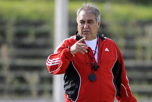 Julio César Antúnez prepara el estreno como DT de El Tanque Sisley.