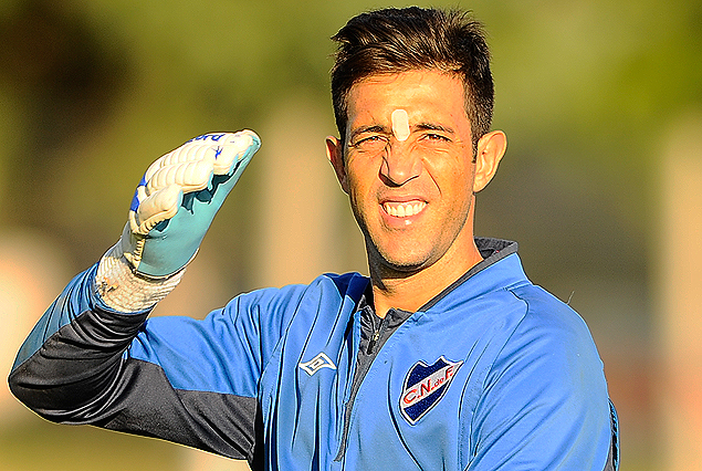 Jorge Bava atajó el jueves en el Parque Central, a tres días del clásico.