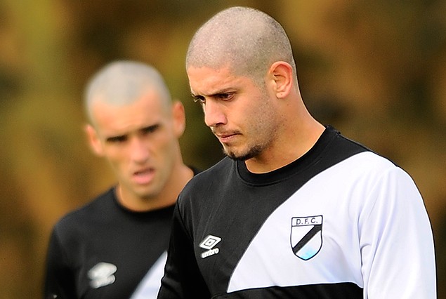 Matías De Los Santos a la orden de Ramos ante Defensor. 