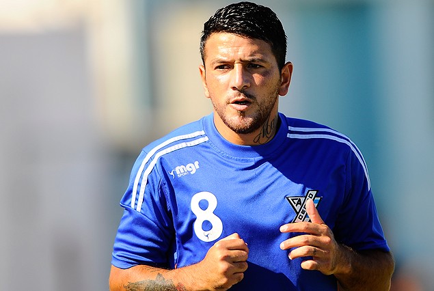 Aníbal Hernández anotó un gol para Cerro en el amistoso ante la Mutual. 