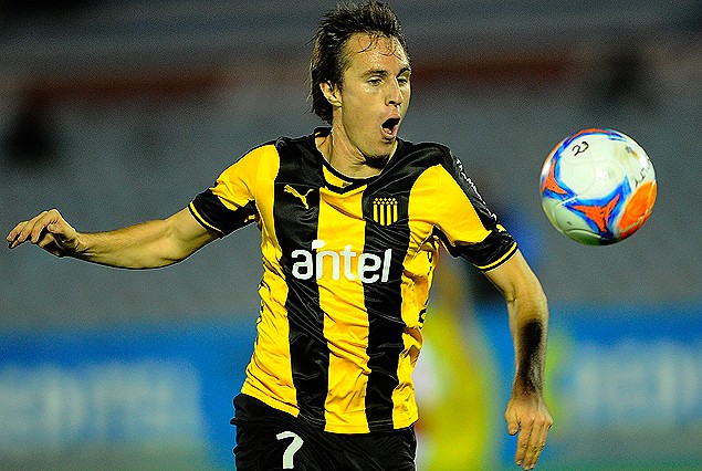 Hernán Novick le dio más dinámica al ataque carbonero. 