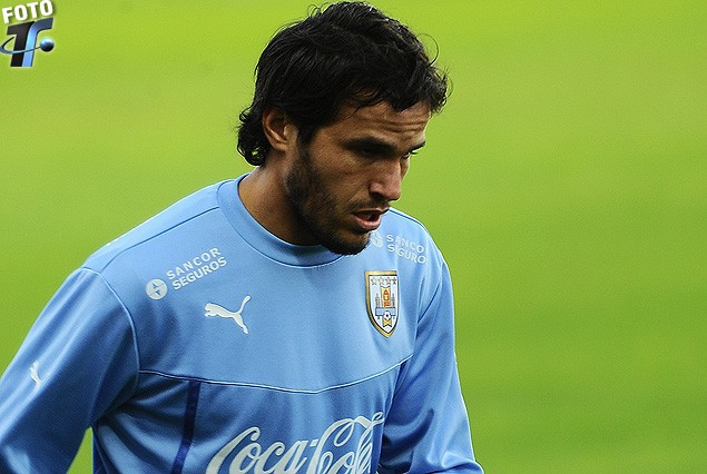 TATA TITULAR: La novedad en la oncena de Tabárez. 