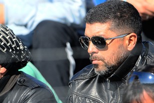 Leonardo Ramos en el Viera. Luego del partido felicitó a Vito Beato.