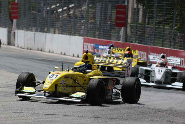 Santiago Urrutia en plena pista en Toronto.