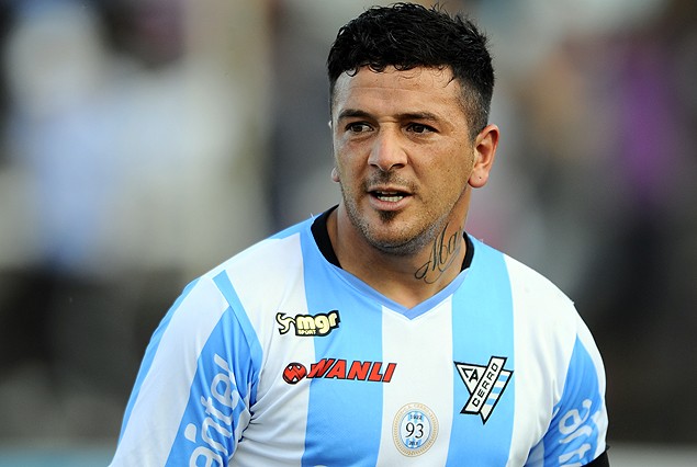 Aníbal Hernández uno de los tantos que quedan libres por contrato en los albicelestes.