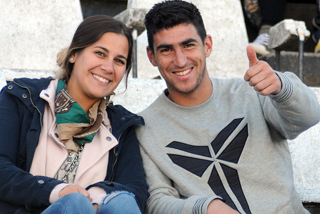 Salvador Ichazo presente en Jardines fue ovacionado por los hinchas.