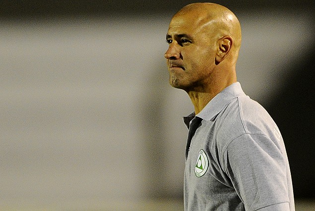 Eduardo Espinel, recibirá en las próximas horas sus dos primeras incorporaciones.