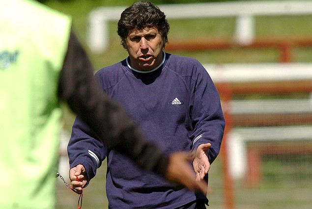 Juan Ramón Carrasco, observará este jueves decenas de aspirantes en Villa Colón. A las 15, todos cambiados