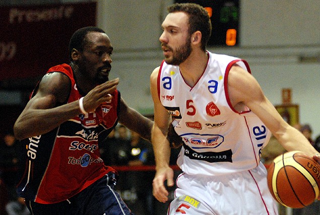 Montevideo 83:73 Sayago