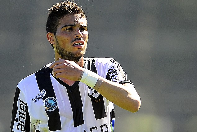 Nicolás Albarracin cambia la rayada de Wanderers por la aurinegra.