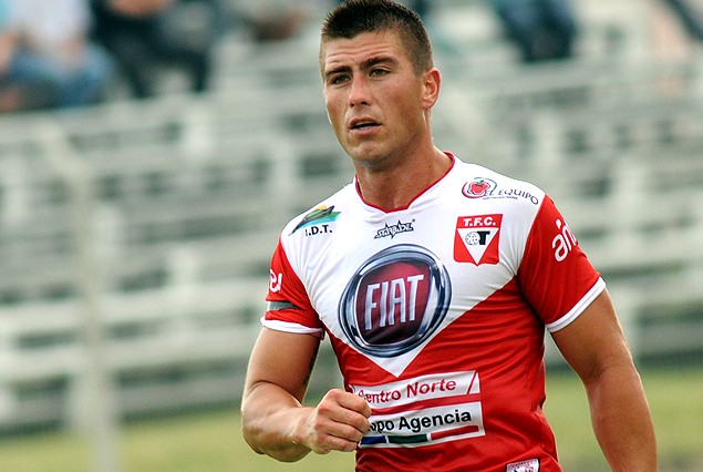 Octavio Siqueira, lo pidió Jorge Castelli. Hay que hablar con Tacuarembó, ya que tiene contrato.