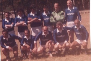 Parados: Alcides Ghiggia-Ariel Longo-Ruben "Perro" Soria-Eliseo Alvarez-Carlos Manzor y William Martínez             Abajo: Alberto Spencer-Juan "Cebolla" Aguerrebery-Omar Miguez-Antro Aparzumian (amigo del grupo) y Miguel de Britos 