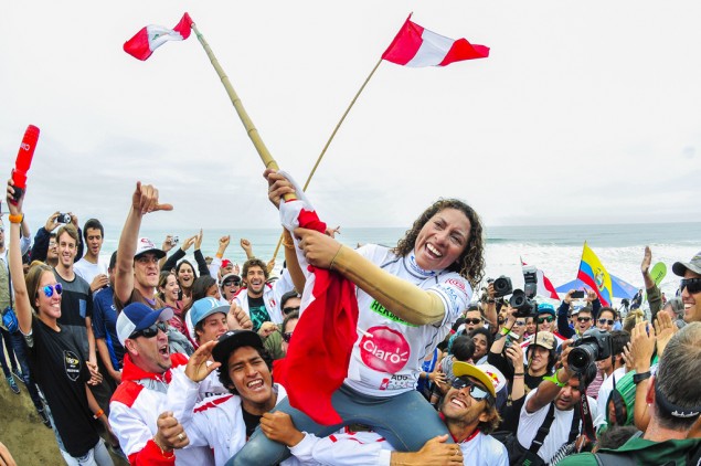 La campeona mundial ISA 2014, Analí Gómez, celebra en Lima su título. La ciudad será la sede de los Juegos Panamericanos 2019. Foto: Rommel Gonzales/ISA.