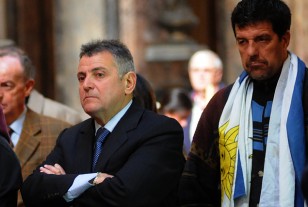 El Esc. Wilmar Valdez, presidente de la Asociación Uruguaya de Futbol, en la despedida al campeón. 