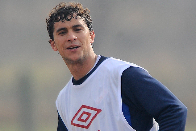 Sebastián Fernández conquistó el gol de los tricolores en los treinta minutos de los titulares.