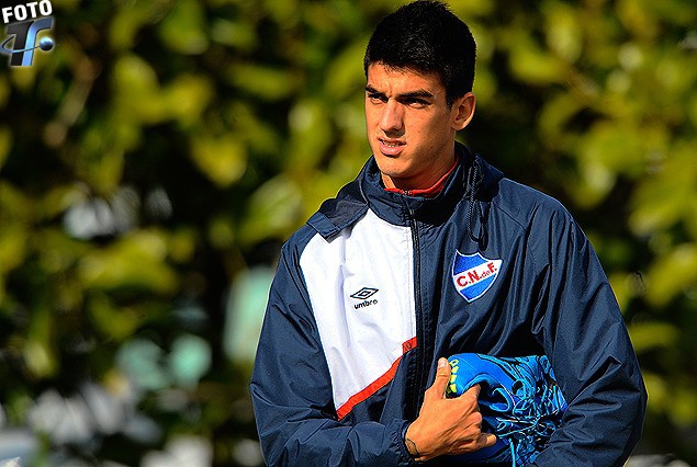 Matías Malvino en el entrenamiento tricolor, directo a la cancha.