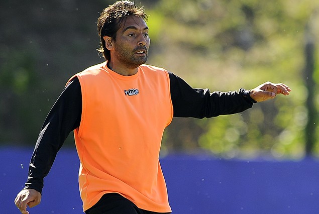 Martin Liguera se queda en el albivioleta. 