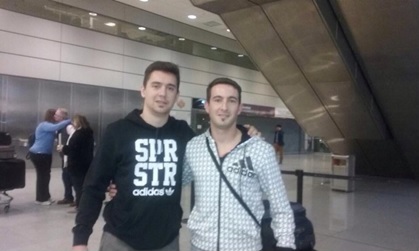 Mathías Sosa y Cristian Lemes en su llegada a Carrasco