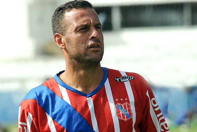 Villa Teresa inició contactos con Omar Pérez. 