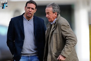 El dirigente Ignacio Ruglio y el gerente de fútbol, Juan Ahuntchain el jueves Los Aromos. 