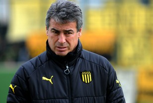 Pablo Bengoechea, el técnico de Peñarol, el sábado en Maldonado. 