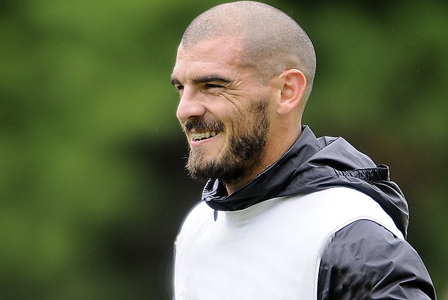 Damián Macaluso, puso la firma y es la primera contratación de Liverpool.