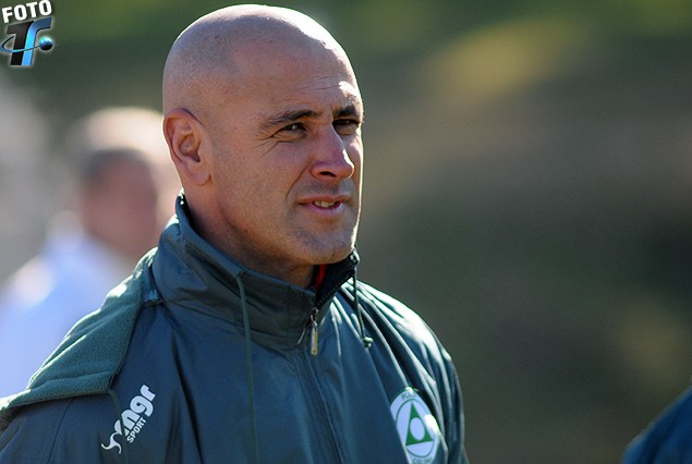 Eduardo Espinel, DT de Plaza Colonia. 