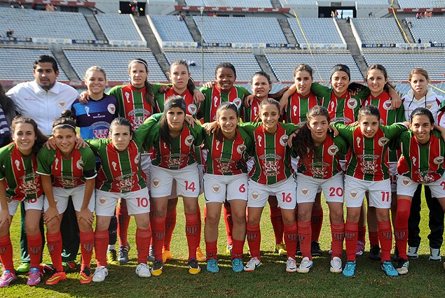Las chicas de Colón, que lidera en la Copa de Oro.