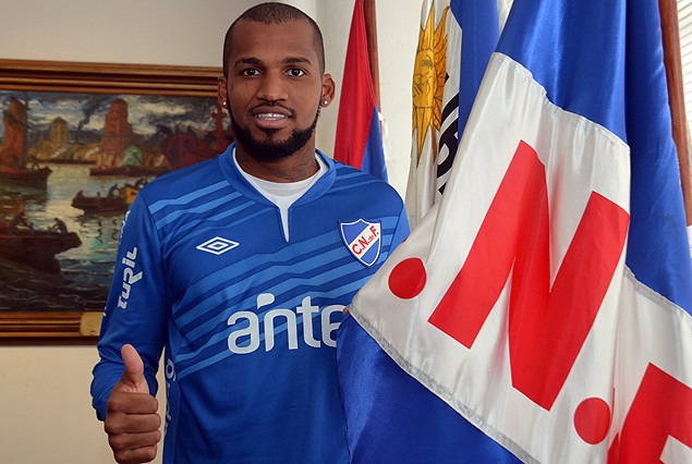 Luis Mejía ya es tricolor.