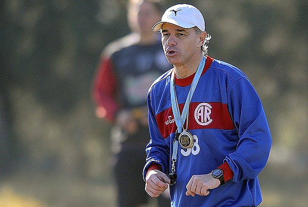 El Prof. Pablo Balbi, preparador fìsico de Rentistas.