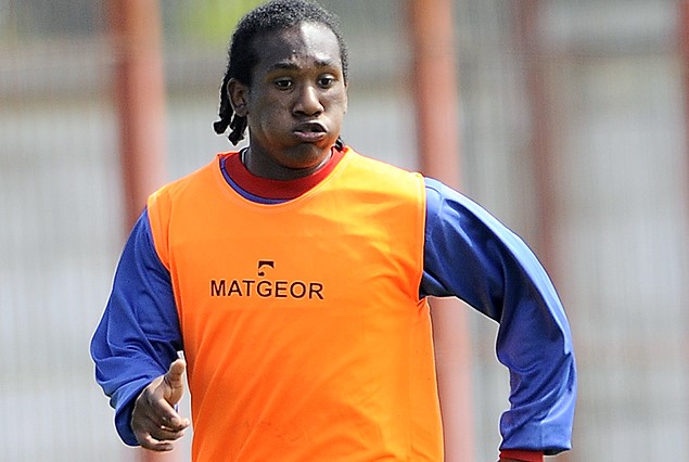 Paulo Salas, se desgarró y tiene para tres semanas mínimo de recuperación.