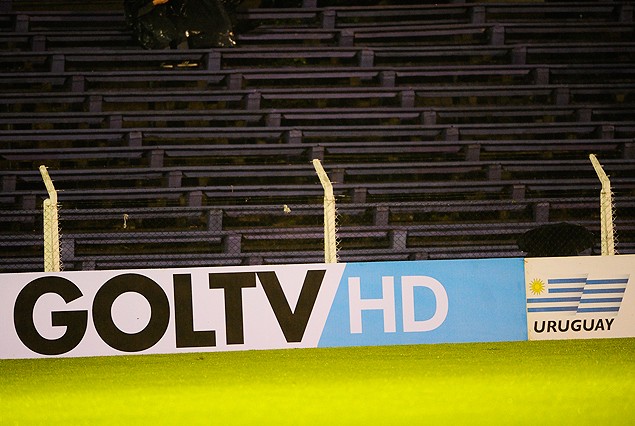 GOLTV HD y la bandera de Uruguay. La publicidad estática que sobresalió en el estadio Franzini.