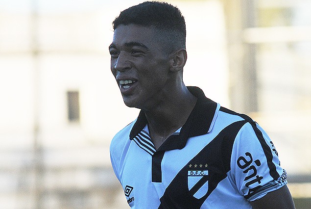 Jorge Gravi, sancionado no estará frente a Juventud.