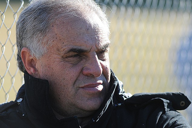 El gerente deportivo de Plaza Colonia, Carlos Manta, planifica el viaje a Montevideo para jugar el domingo con Liverpool. 