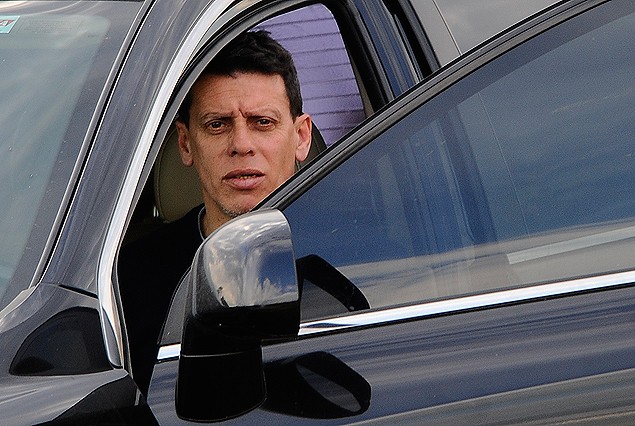 Miguel Messones, integrante de IASA SAD, llegando el martes a la Naval.