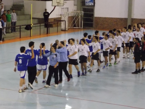 Saludo Scuola Italiana vs Colegio Alemán, primer final 2012.