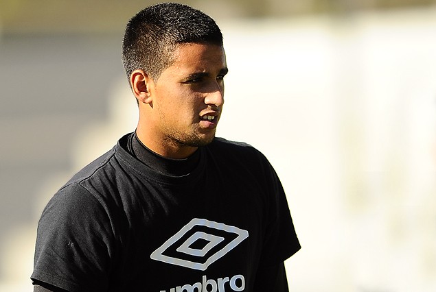 Carlos Techera, va a Villa Española para tener minutos que no tendrá en los bohemios. 