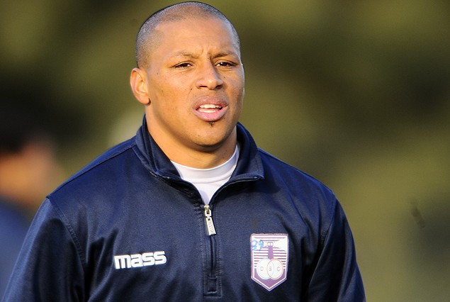 Héctor Acuña, muy golpeado ante Bolivar, trabajó con la sanidad y es muy difícil que pueda jugar ante Racing el sábado.