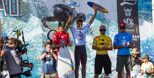 Huscenot campeón. Venció en la final al surfista junior francés Nomme MIgnot. Foto: WSL