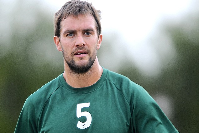 Ignacio Ithurralde, con una molestia muscular será baja este martes frente a Villa Teresa.