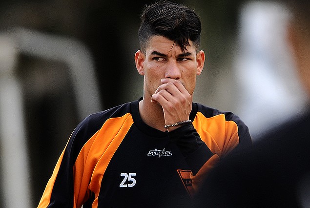 Nicolás Royon, volvió de Olimpo, no va a jugar en Liverpool y entrena con la IASA.