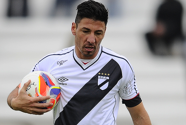 Juan Manuel Olivera, con la pelota debajo del brazo.