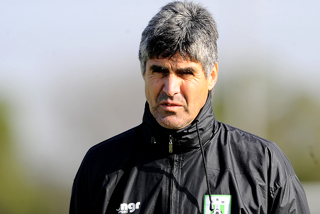 Santiago Ostolaza, DT de Racing.