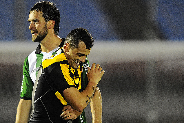 Matías Aguirregaray, el "Vasquito", en la alegría final del tercer gol, en gran contragolpe, para llegar a la punta del Torneo Apertura. 