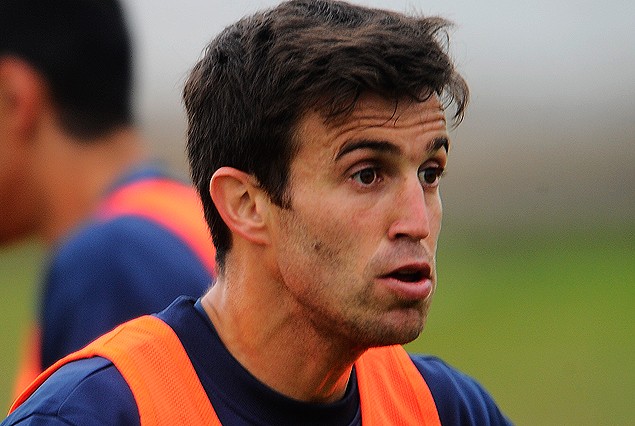 Matías Alonso firme en el ataque de los pedrenses.